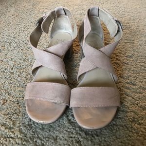Cute strappy pink/nude sandals